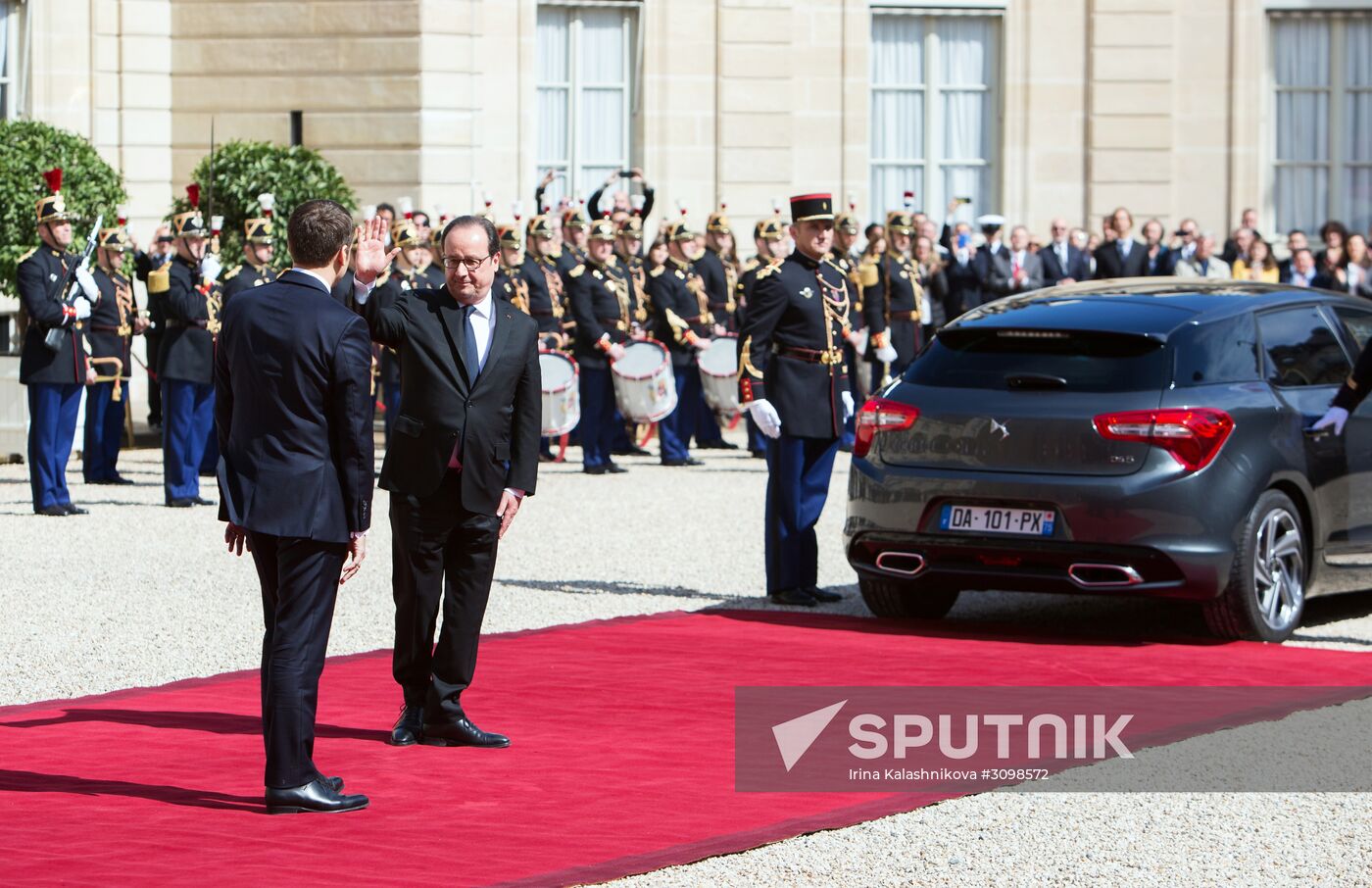 Emmanuel Macron inaugurated as French President