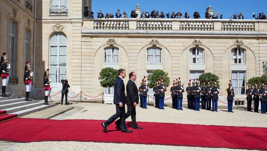 Emmanuel Macron inaugurated as French President