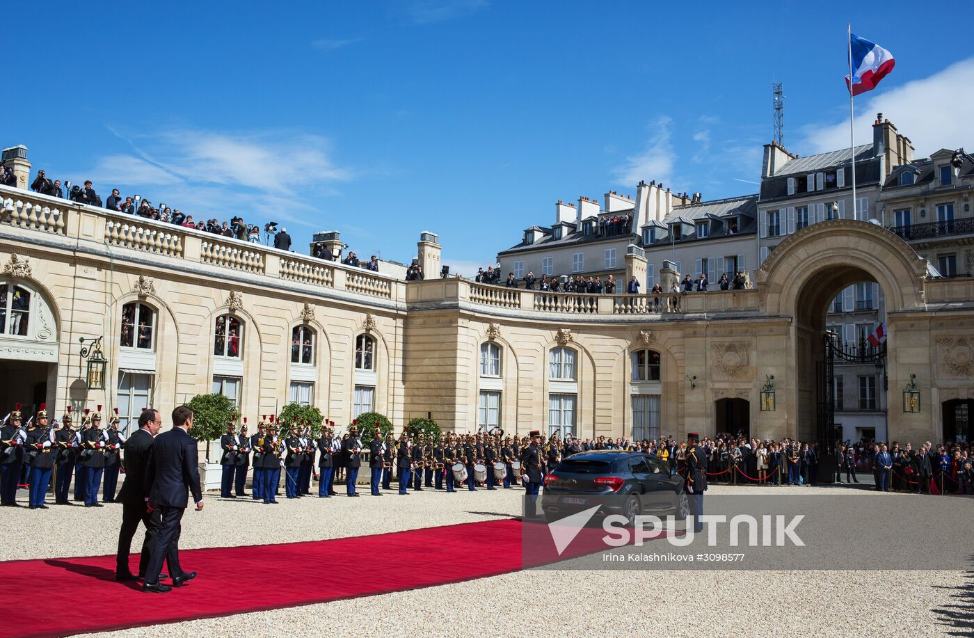 Emmanuel Macron inaugurated as French President