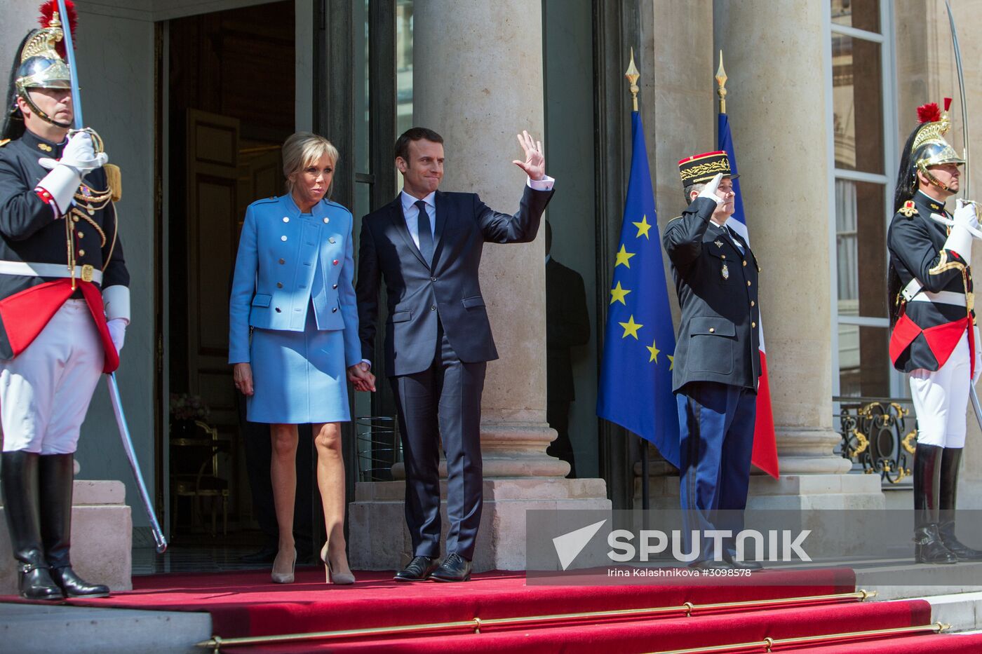 Emmanuel Macron inaugurated as French President