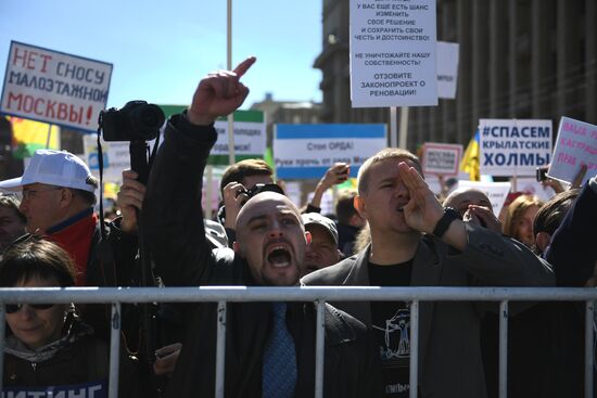 Rally against demolition of Khrushchev-era five-story buildings in Moscow