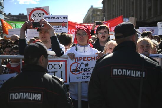 Protest against demolition of Khrushchev-era five-story buildings in Moscow