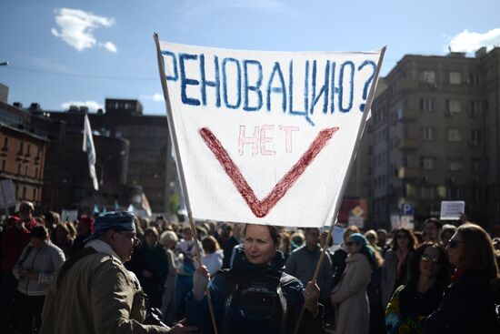 Rally against demolition of Khrushchev-era five-story buildings in Moscow