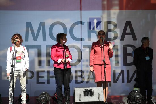 Rally against demolition of Khrushchev-era five-story buildings in Moscow