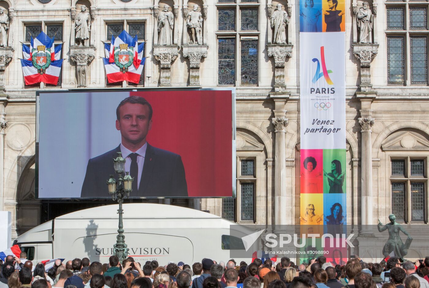 Emmanuel Macron sworn in as French President