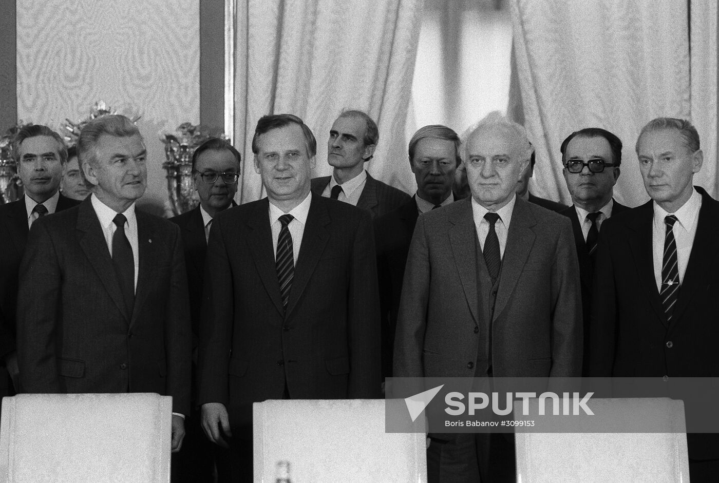 Australian PM visits USSR