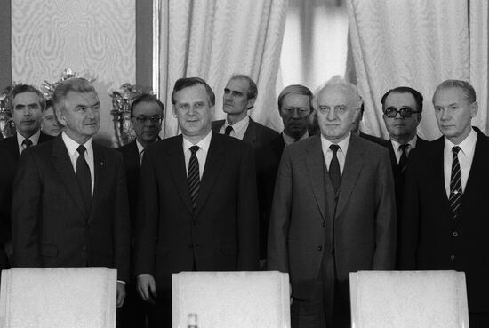 Australian PM visits USSR