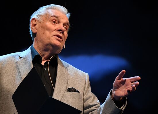 Paying tribute to Yevgeny Yevtushenko at Moscow's Mayakovsky Theater