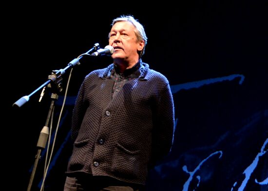 Paying tribute to Yevgeny Yevtushenko at Moscow's Mayakovsky Theater