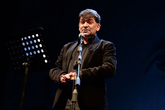 Paying tribute to Yevgeny Yevtushenko at Moscow's Mayakovsky Theater