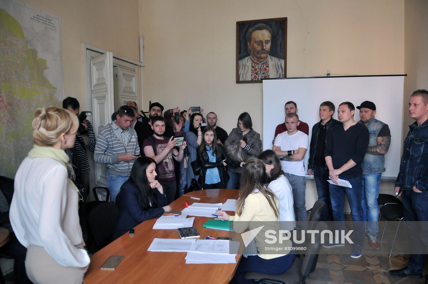 Lviv residents protest communal property thefts by local authorities