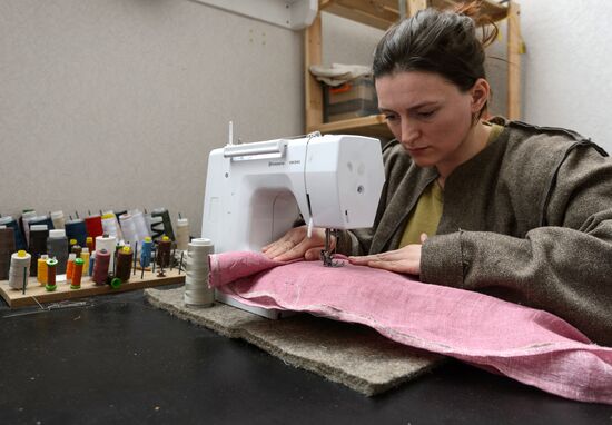 Workshops make props for the "Times and Epoch Collection" festival