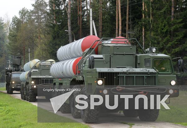 Surface to air-misile regiment drills in Moscow Region
