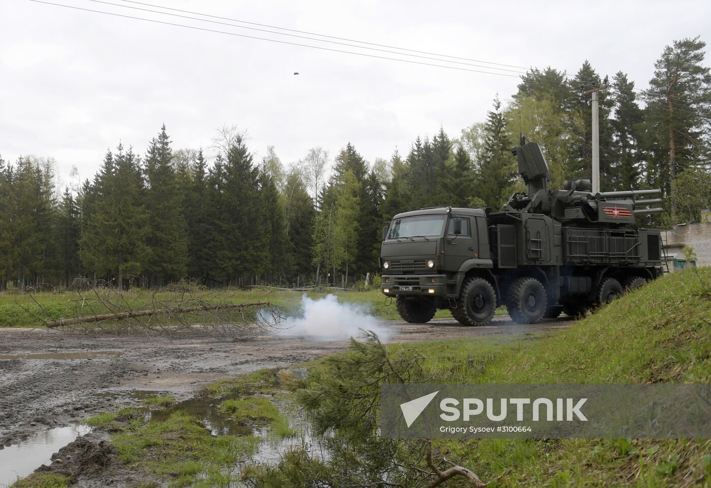 Surface to air-misile regiment drills in Moscow Region