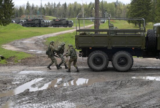 Surface to air-misile regiment drills in Moscow Region