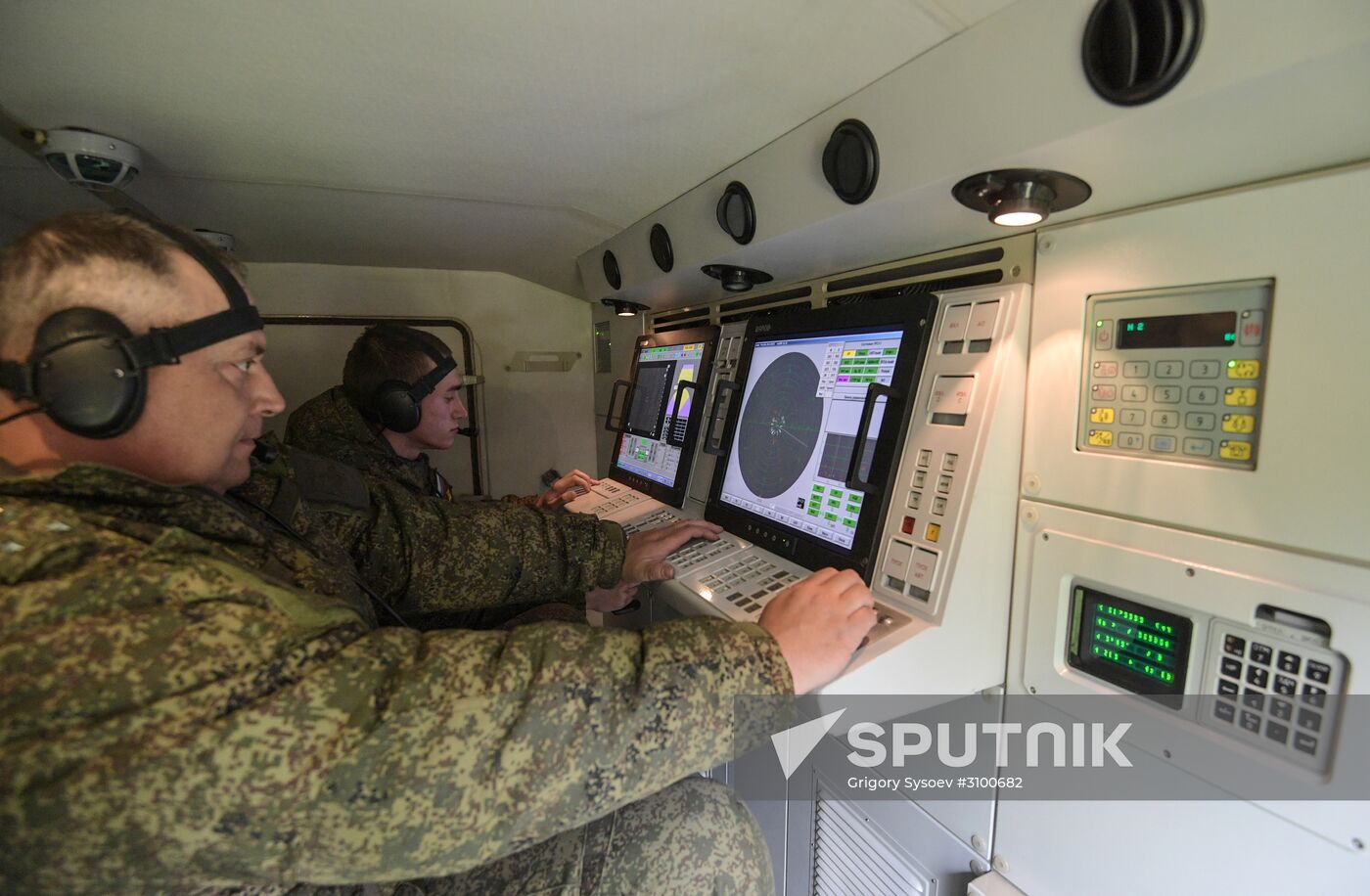 Surface to air-misile regiment drills in Moscow Region