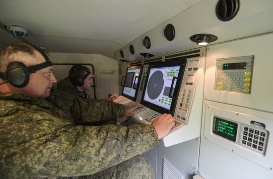 Surface to air-misile regiment drills in Moscow Region