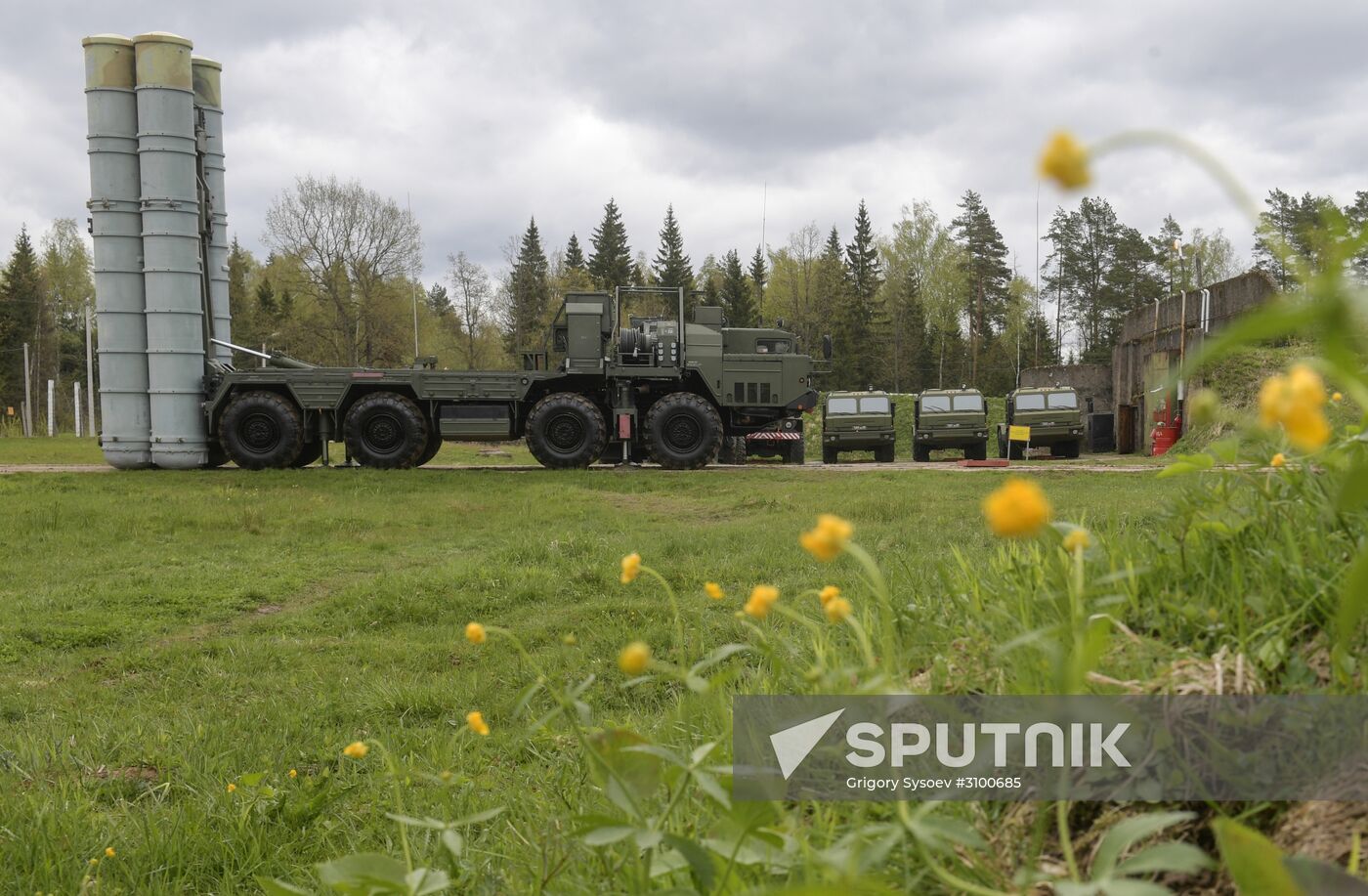Surface to air-misile regiment drills in Moscow Region