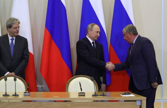 President Vladimir Putin meets with Prime Minister of Italy Paolo Gentiloni