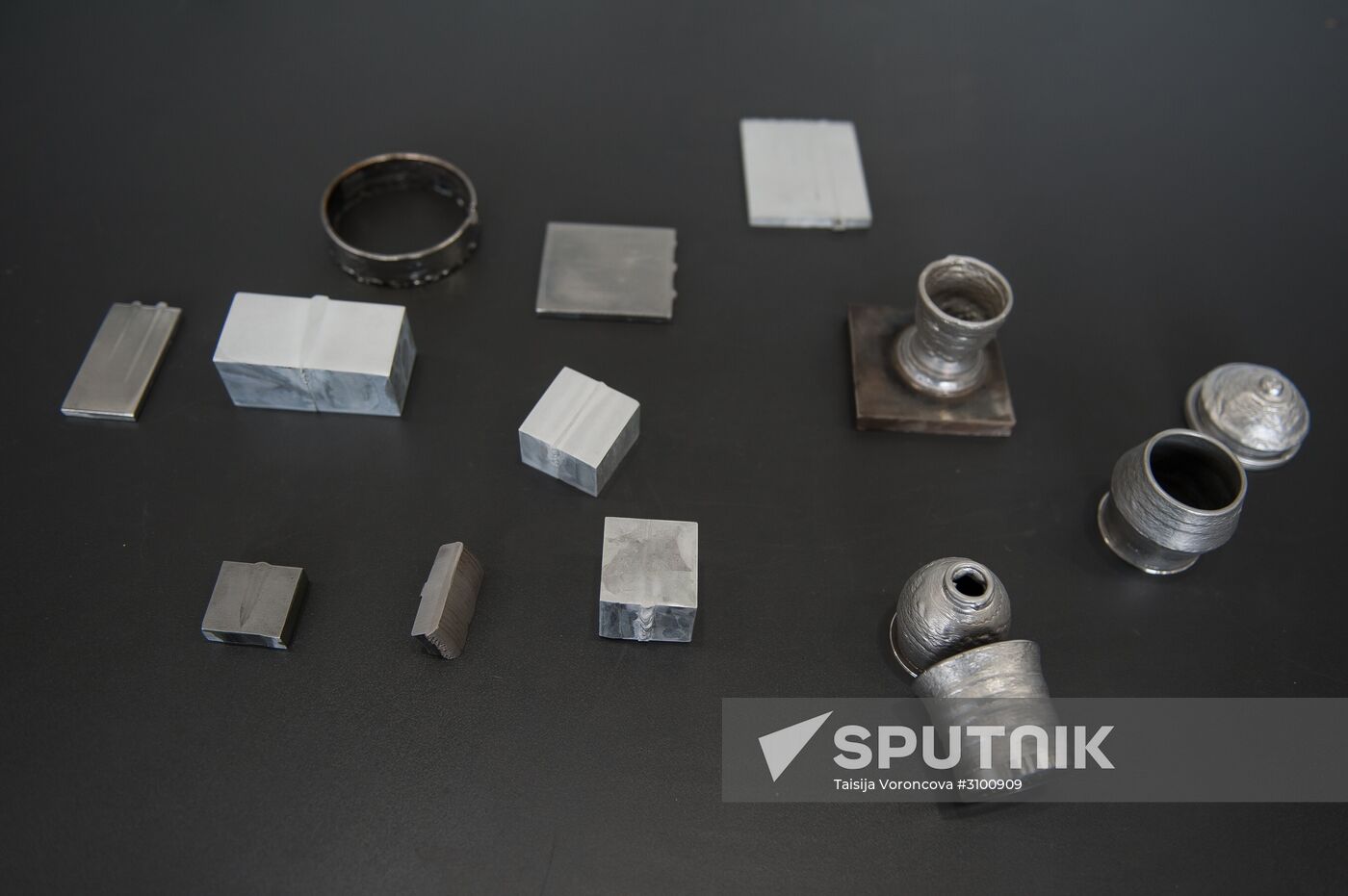 Presentation of 3D printer producing large metalware in Tomsk