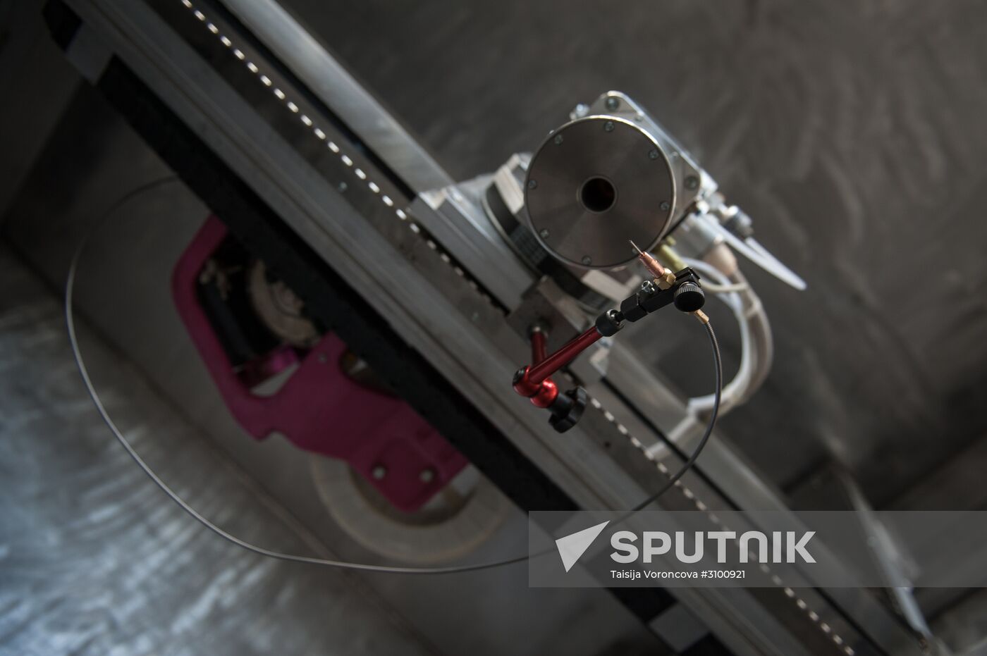 Presentation of 3D printer producing large metalware in Tomsk