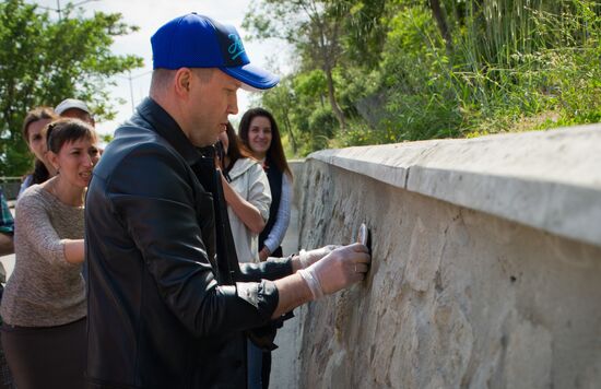 Actor Yevgeny Mironov visits Artek international children's center