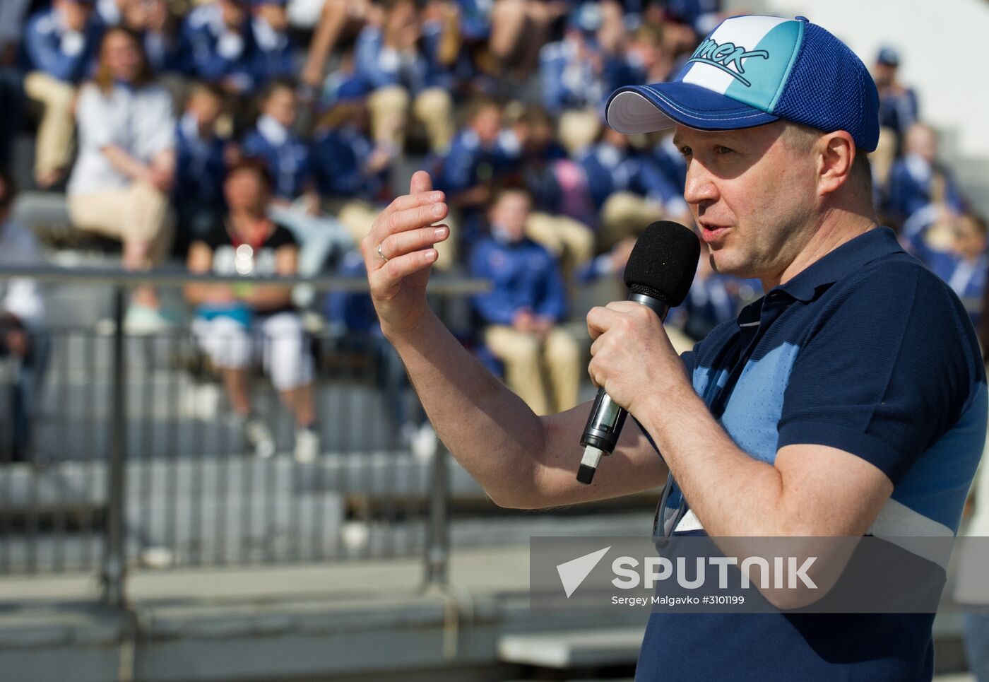 Actor Yevgeny Mironov visits Artek international children's camp