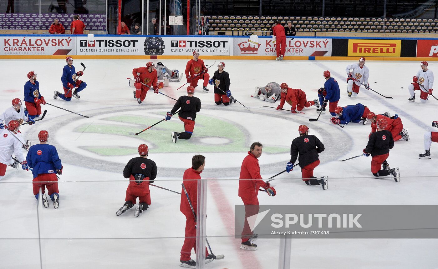 2017 IIHF World Championship. Russian hockey teams holds training session