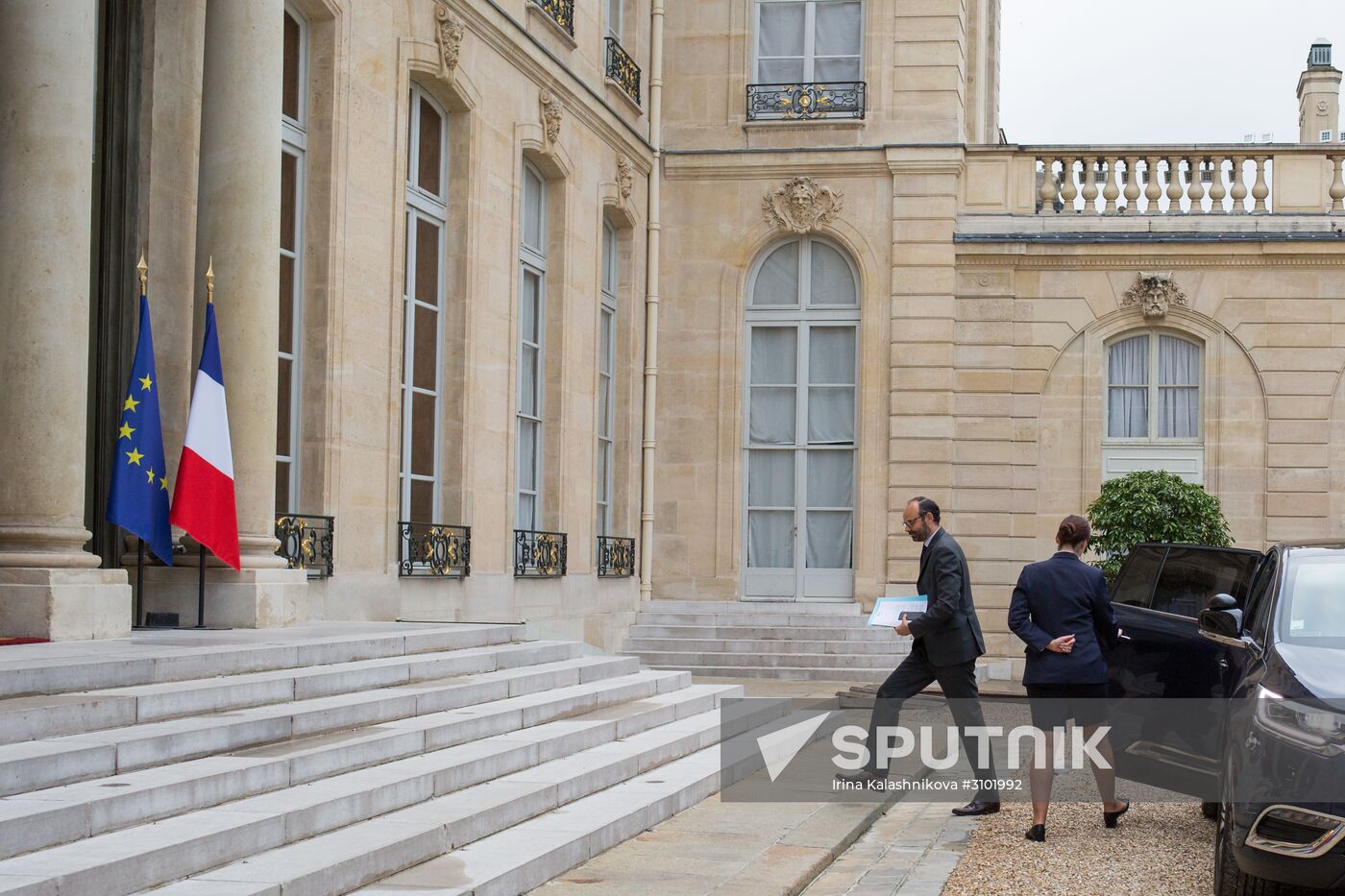 First meeting of new French cabinet