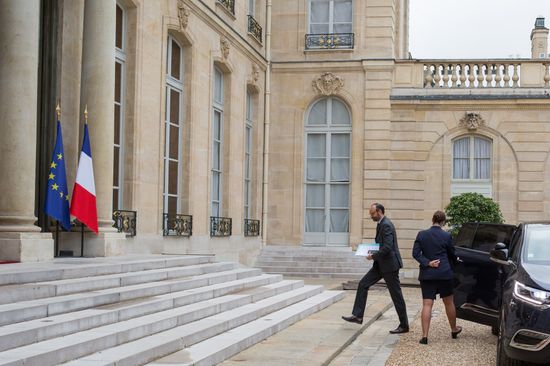First meeting of new French cabinet