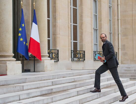 First meeting of new French cabinet