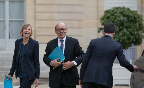 First meeting of new French cabinet