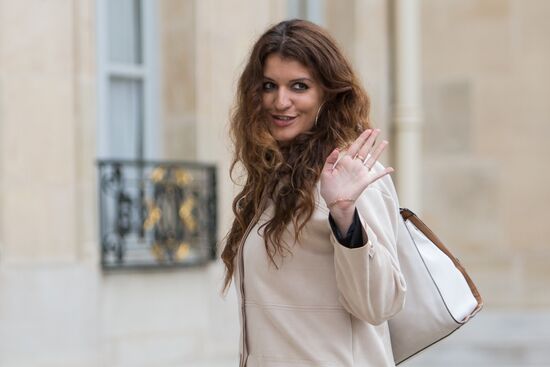 First meeting of new French cabinet