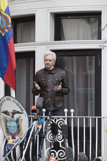 Sweden's prosecutors drop investigation into Assange case