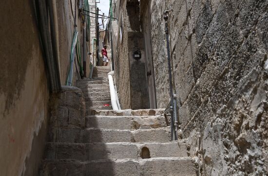 Peaceful life in Damascus