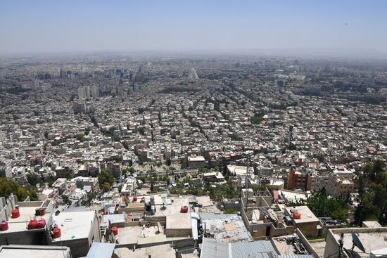 Peaceful life in Damascus