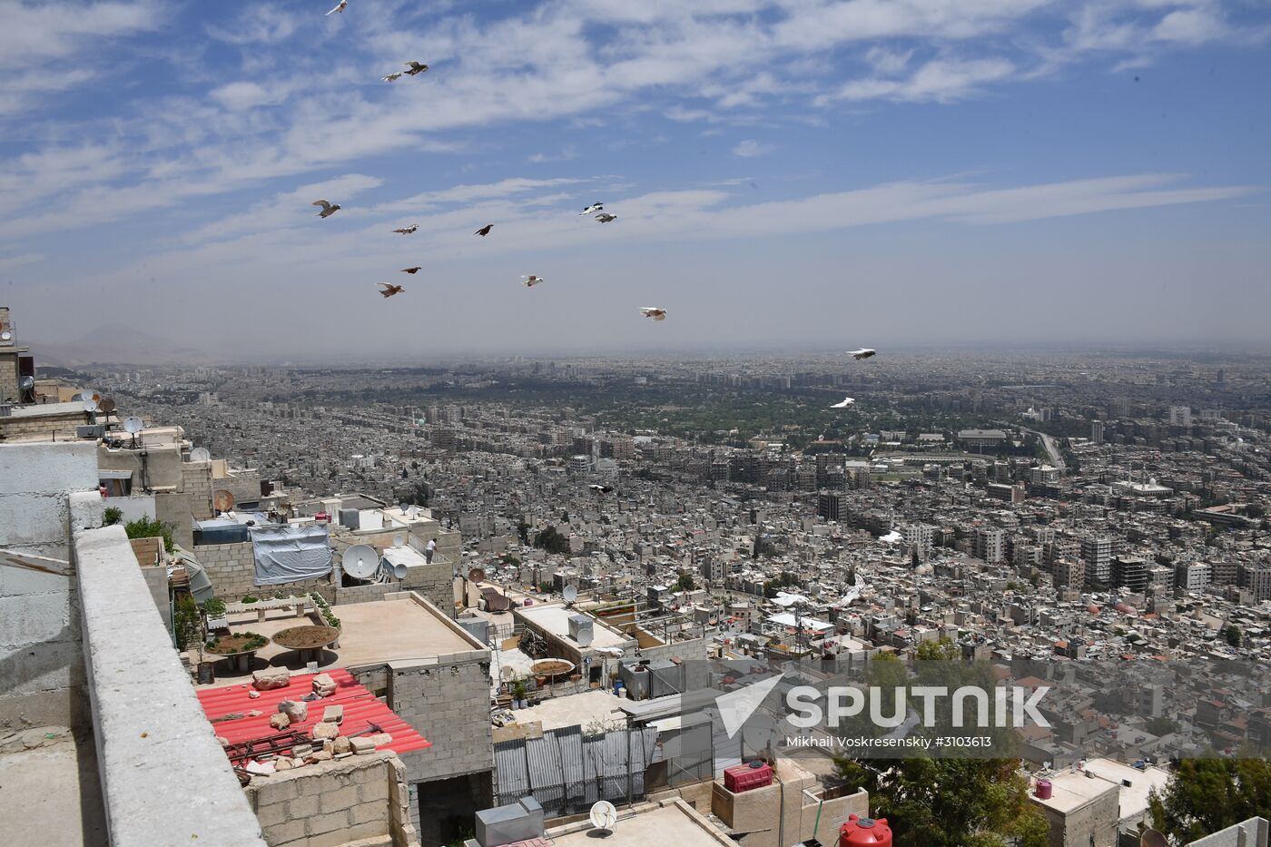 Peaceful life in Damascus