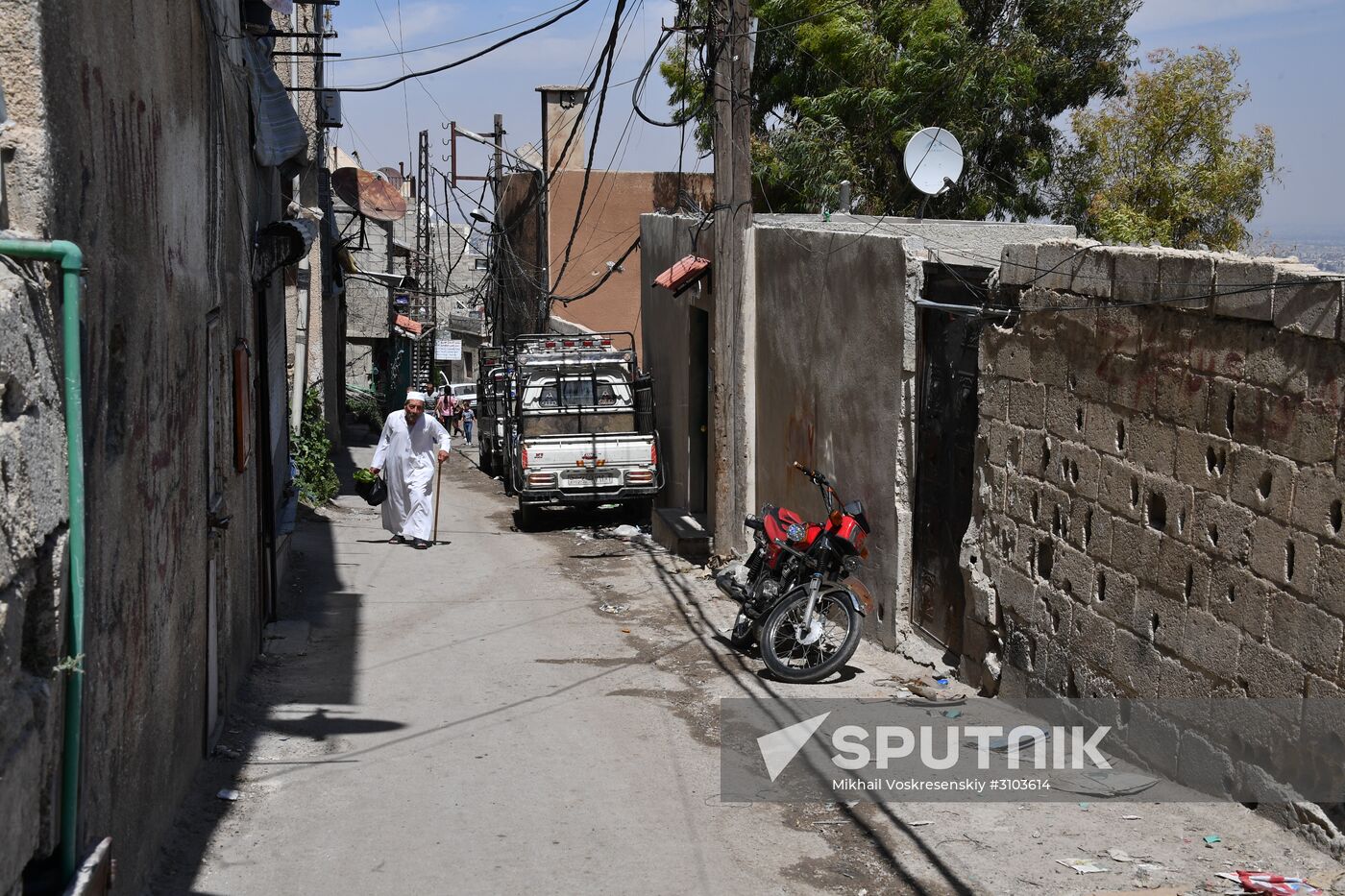 Peaceful life in Damascus