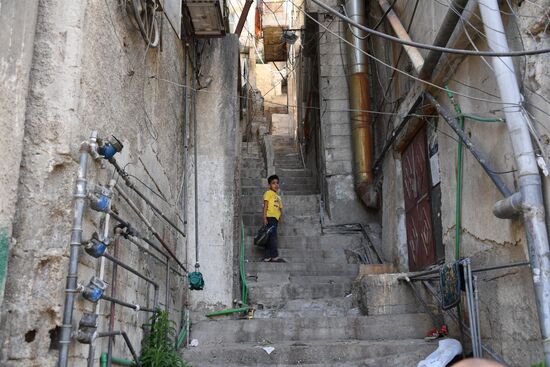 Peaceful life in Damascus