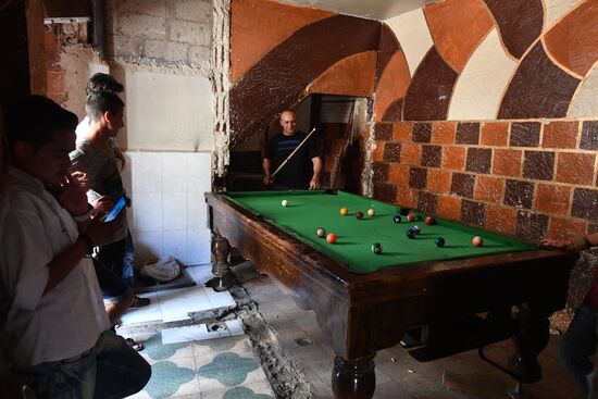 Peaceful life in Damascus