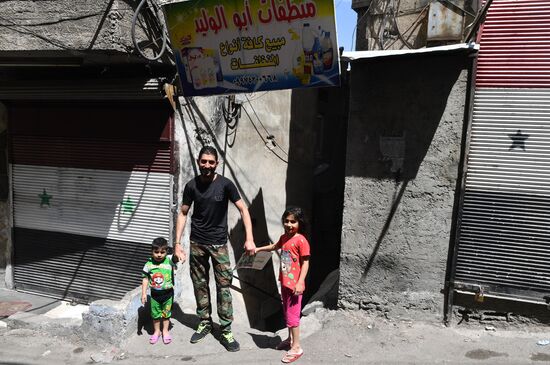 Peaceful life in Damascus