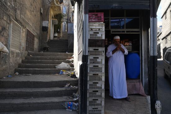 Peaceful life in Damascus