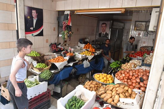 Peaceful life in Damascus