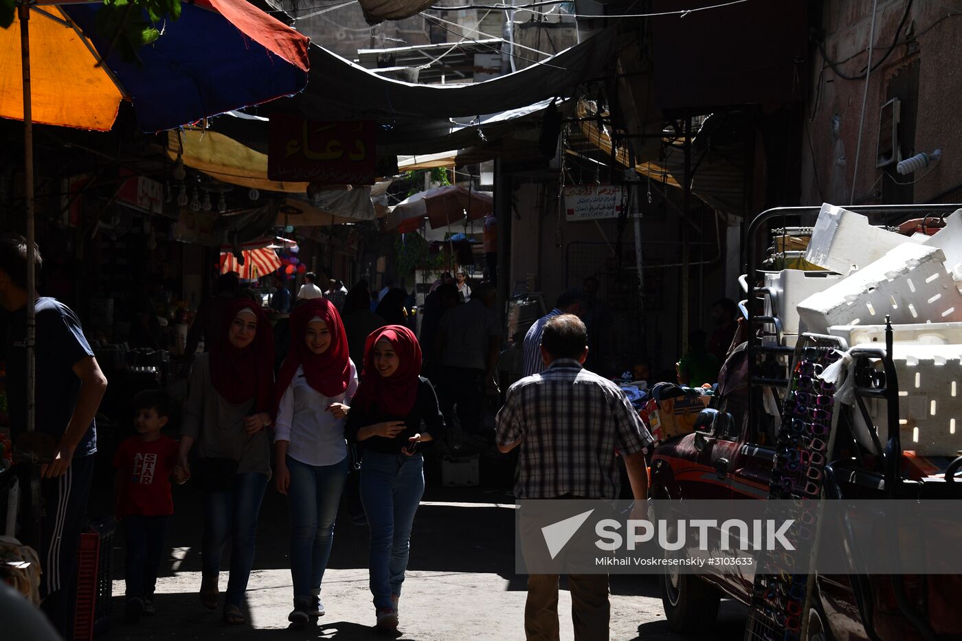 Peaceful life in Damascus