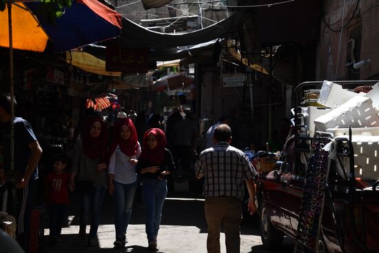 Peaceful life in Damascus