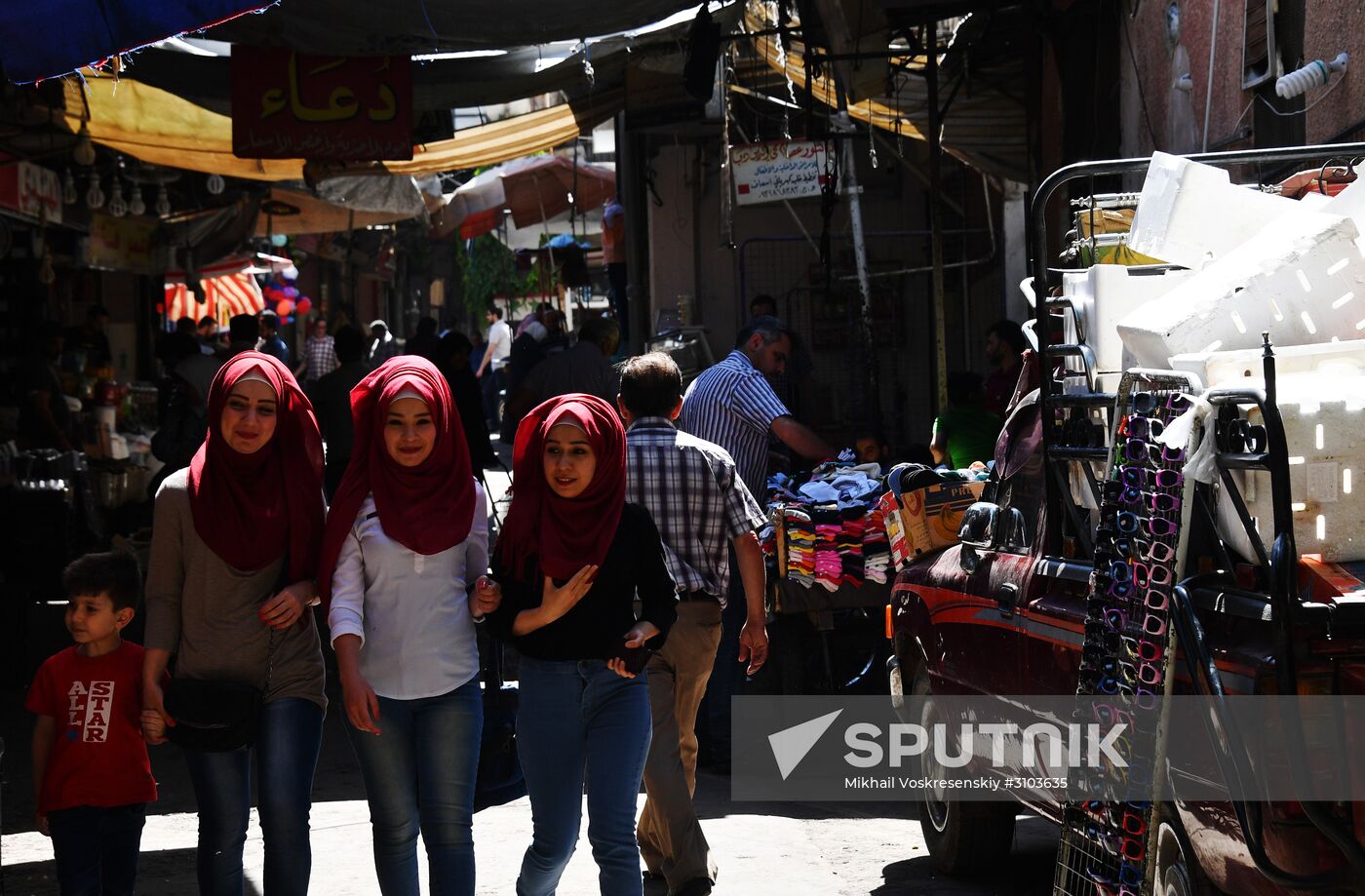 Peaceful life in Damascus
