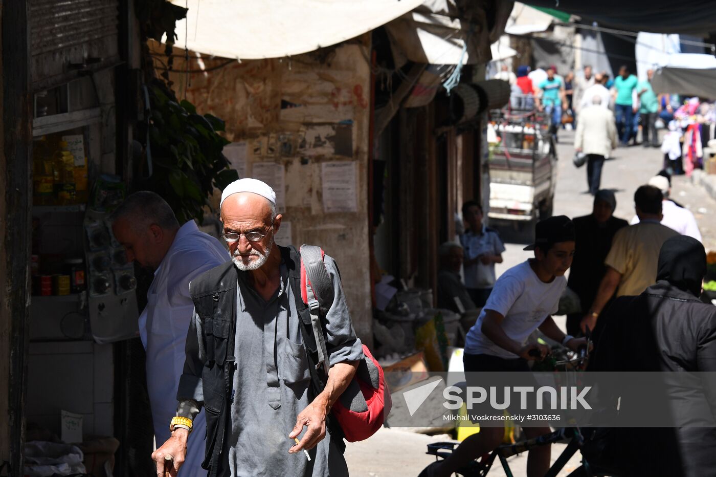 Peaceful life in Damascus