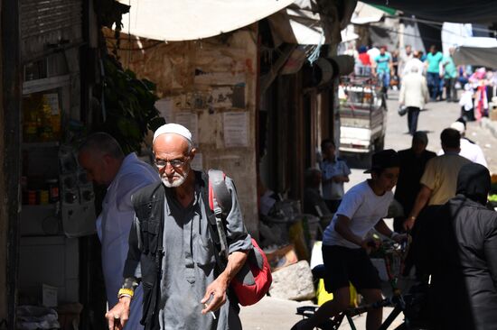 Peaceful life in Damascus