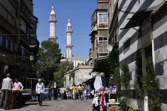 Peaceful life in Damascus