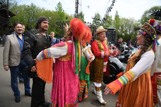 Russian bike rally over Russia's Golden Ring cities